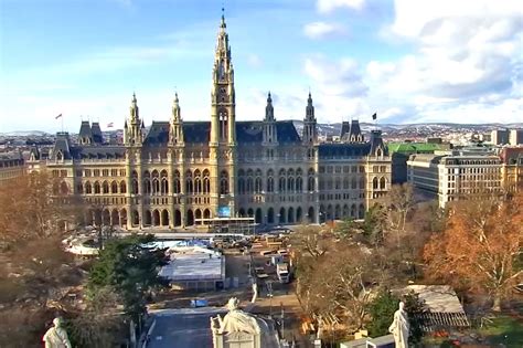 Live: Vienna City Hall webcam